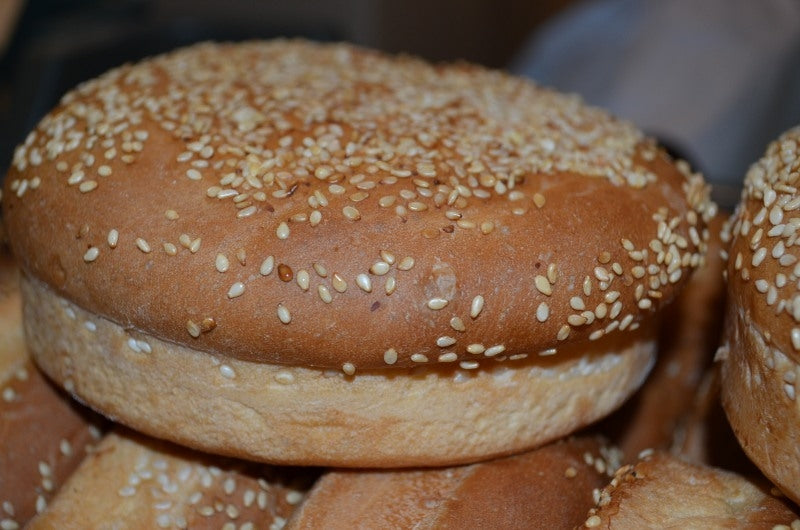 Szezamos hamburger zsemle  -70 gr